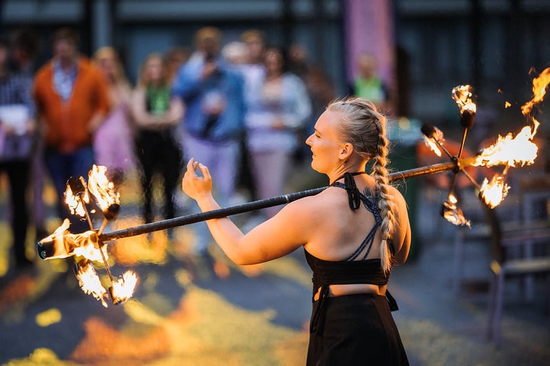 tiedepuisto_joensuu_kesärieha_tulitanssi