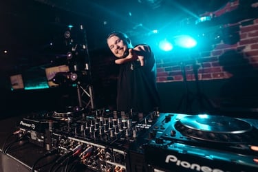Kesärieha_DJ Arisonn